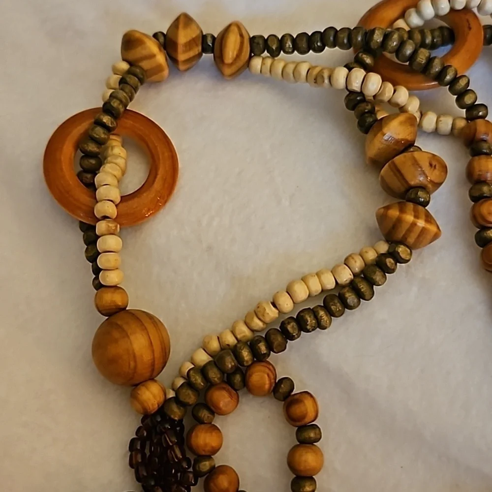 VTG 1980s African Elephant Pendant Tribal Ethnic Wood Bead Assymetric Necklace